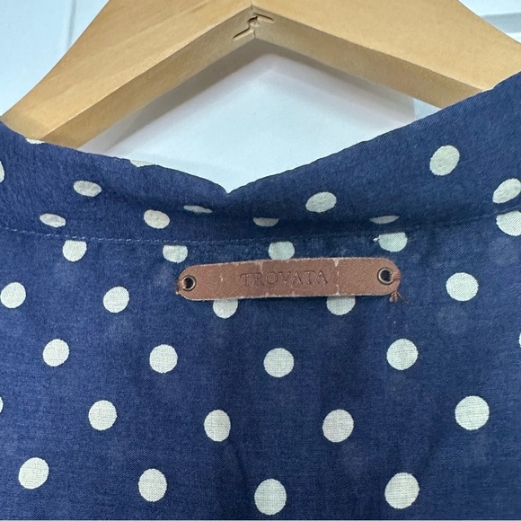 Birds of Paradis Trovata polka dot navy lace back shirt Medium lightweight work - Picture 6 of 11